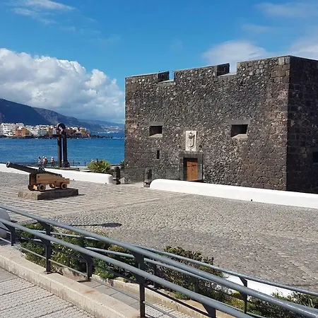Rosmary Daire Puerto de la Cruz (Tenerife)